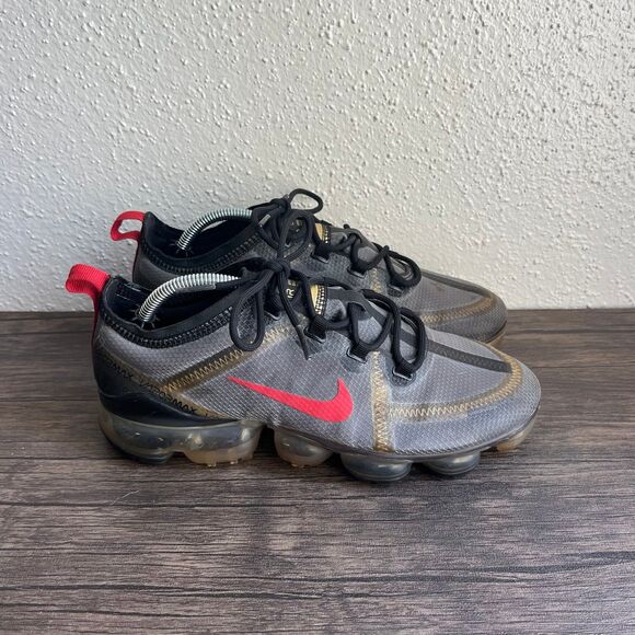 Nike Air Vapormax 2019 Black Metallic Gold Running CU4872 001 Womens Size 8.5 - Picture 1 of 7